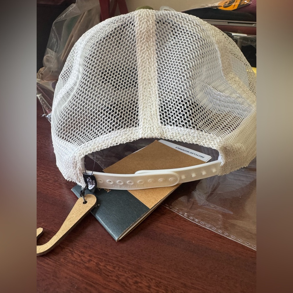 The North Face Trucker hat - Picture 5 of 6